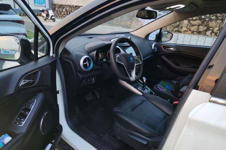 Used BYD Yuan New Energy 2018 EV360 Smart Connected Cool Model Driver Seat