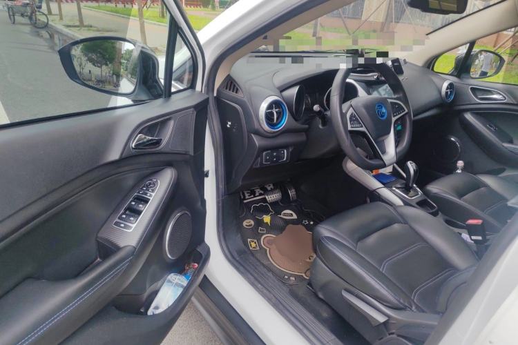 Used BYD Yuan New Energy 2018 EV360 Smart Connected Cool Model Driver Seat