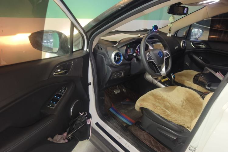 Used BYD Yuan New Energy 2018 EV360 Smart Connected Cool Model Driver Seat