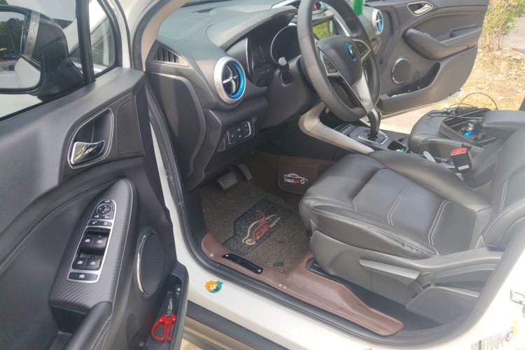Used BYD Yuan New Energy 2018 EV360 Smart Connect Cool Edition Driver Seat