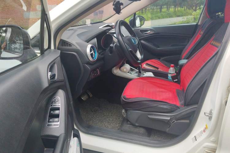 Used BYD Yuan New Energy 2018 EV360 Smart Connected Cool Model Driver Seat