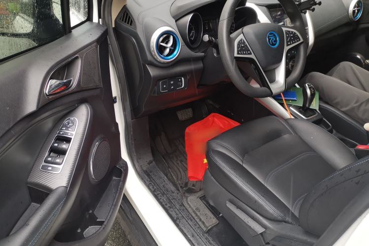 Used BYD Yuan New Energy 2018 EV360 Smart Connected Cool Model Driver Seat