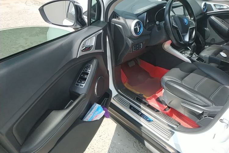 Used BYD Yuan New Energy 2018 EV360 Smart Connect Cool Edition Driver Seat