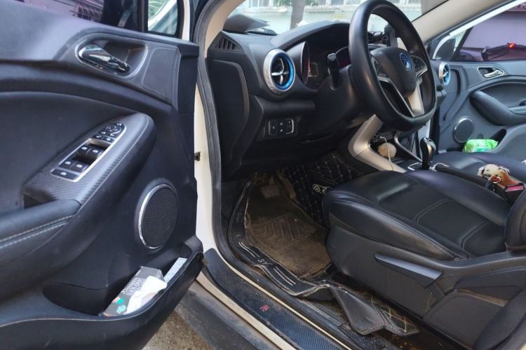 Used BYD Yuan New Energy 2018 EV360 Smart Connected Cool Model Driver Seat