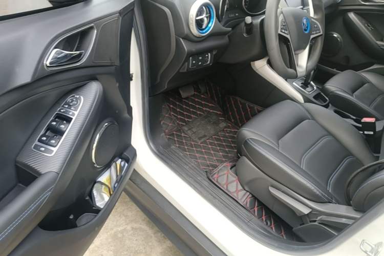 Used BYD Yuan New Energy 2018 EV360 Smart Connect Cool Edition Driver Seat