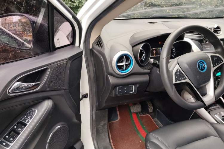 Used BYD Yuan New Energy 2018 EV360 Smart Connect Cool Edition Driver Seat