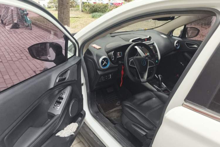 Used BYD Yuan New Energy 2018 EV360 Smart Connect Cool Edition Driver Seat