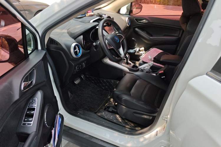 Used BYD Yuan New Energy 2018 EV360 Smart Connect Cool Edition Driver Seat
