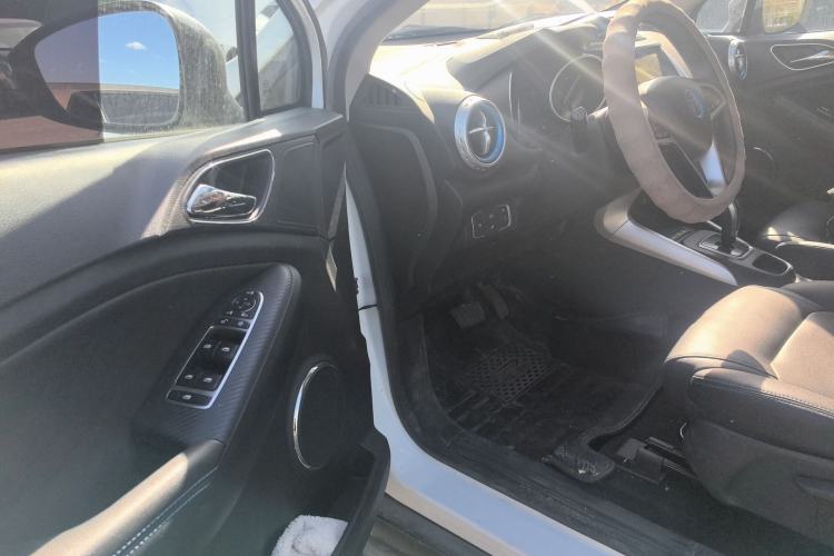Used BYD Yuan New Energy 2018 EV360 Smart Connected Cool Model Driver Seat