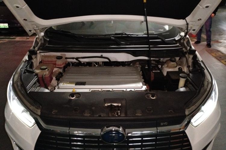 Used BYD Yuan New Energy 2018 EV360 Smart Connected Cool Model Engine Bay