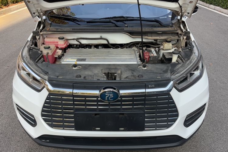 Used BYD Yuan New Energy 2018 EV360 Smart Connected Cool Model Engine Bay