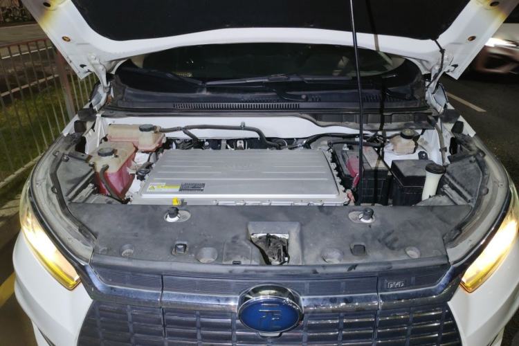 Used BYD Yuan New Energy 2018 EV360 Smart Connected Cool Model Engine Bay