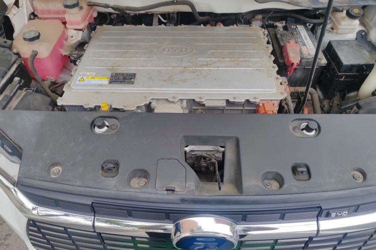 Used BYD Yuan New Energy 2018 EV360 Smart Connected Cool Model Engine Bay