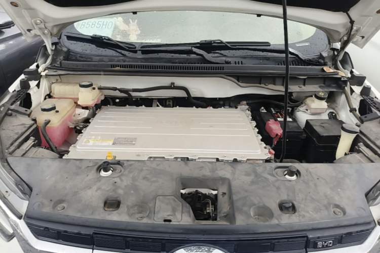 Used BYD Yuan New Energy 2018 EV360 Smart Connected Cool Model Engine Bay