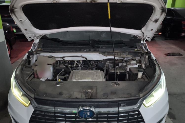 Used BYD Yuan New Energy 2018 EV360 Smart Connected Cool Model Engine Bay