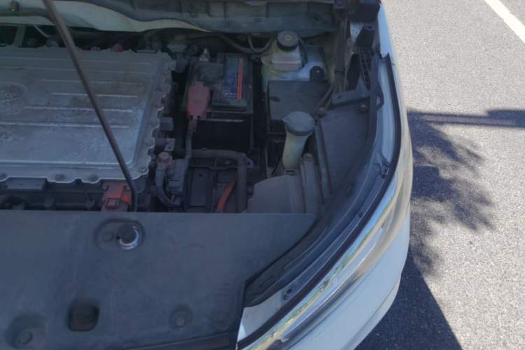 Used BYD Yuan New Energy 2018 EV360 Smart Connected Cool Model Engine Bay Left