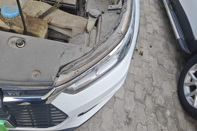 Used BYD Yuan New Energy 2018 EV360 Smart Connect Cool Edition Engine Bay Left