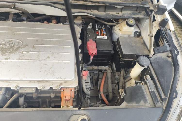 Used BYD Yuan New Energy 2018 EV360 Smart Connected Cool Model Engine Bay Left