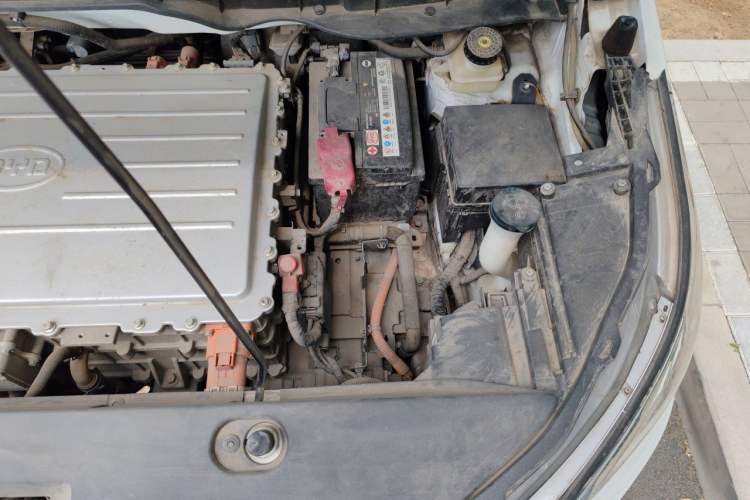 Used BYD Yuan New Energy 2018 EV360 Smart Connected Cool Model Engine Bay Left