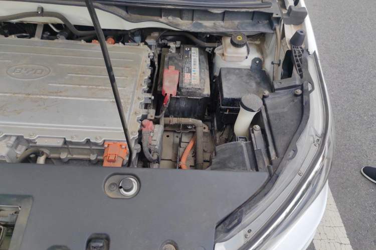 Used BYD Yuan New Energy 2018 EV360 Smart Connected Cool Model Engine Bay Left