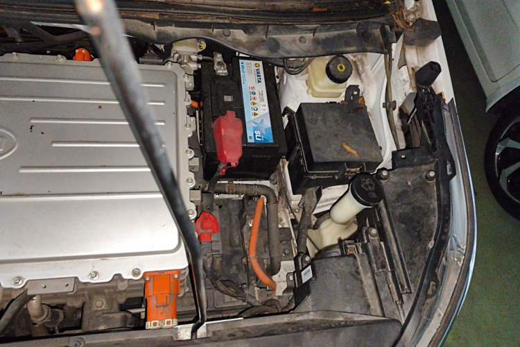 Used BYD Yuan New Energy 2018 EV360 Smart Connected Cool Model Engine Bay Left