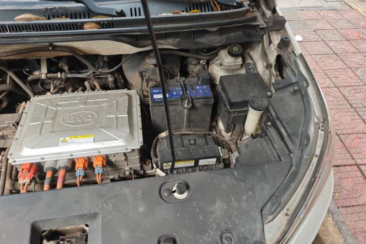 Used BYD Yuan New Energy 2018 EV360 Smart Connect Cool Edition Engine Bay Left