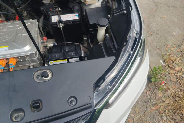 Used BYD Yuan New Energy 2018 EV360 Smart Connect Cool Edition Engine Bay Left