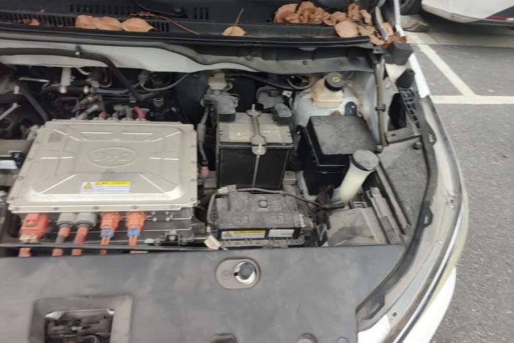 Used BYD Yuan New Energy 2018 EV360 Smart Connect Cool Edition Engine Bay Left