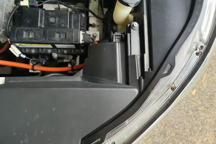Used BYD Yuan New Energy 2018 EV360 Smart Connect Cool Edition Engine Bay Left