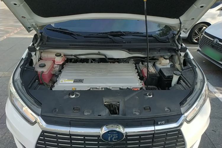 Used BYD Yuan New Energy 2018 EV360 Smart Connected Cool Model Engine Bay