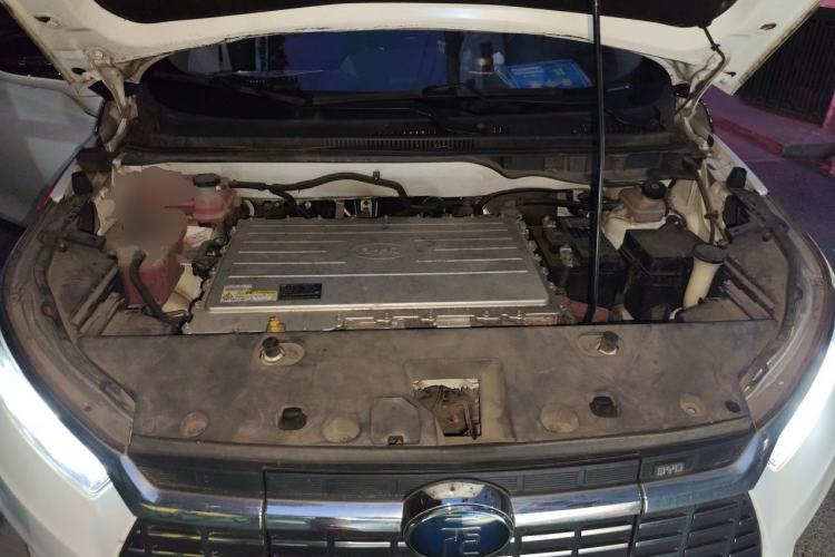 Used BYD Yuan New Energy 2018 EV360 Smart Connected Cool Model Engine Bay