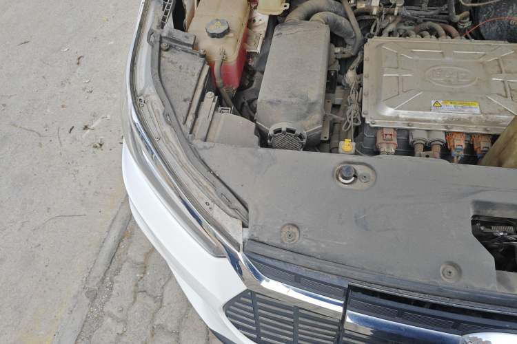 Used BYD Yuan New Energy 2018 EV360 Smart Connect Cool Edition Engine Bay Right