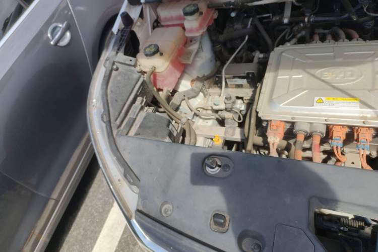 Used BYD Yuan New Energy 2018 EV360 Smart Connect Cool Edition Engine Bay Right