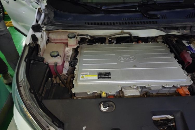 Used BYD Yuan New Energy 2018 EV360 Smart Connected Cool Model Engine Bay Right