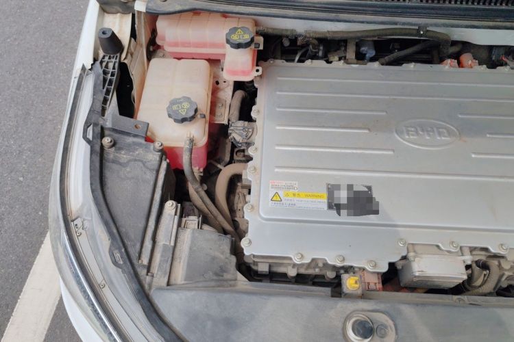Used BYD Yuan New Energy 2018 EV360 Smart Connected Cool Model Engine Bay Right