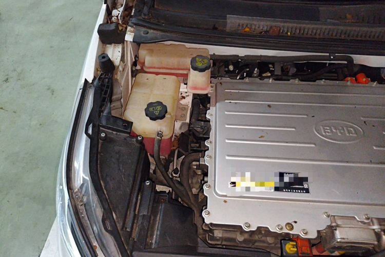 Used BYD Yuan New Energy 2018 EV360 Smart Connected Cool Model Engine Bay Right