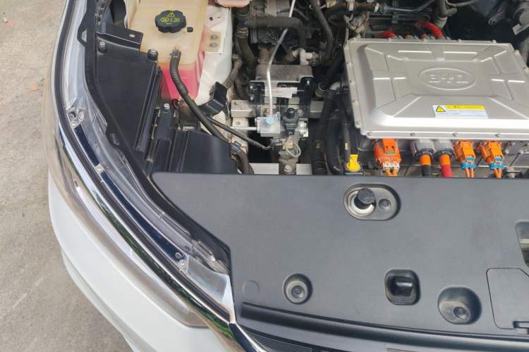 Used BYD Yuan New Energy 2018 EV360 Smart Connect Cool Edition Engine Bay Right