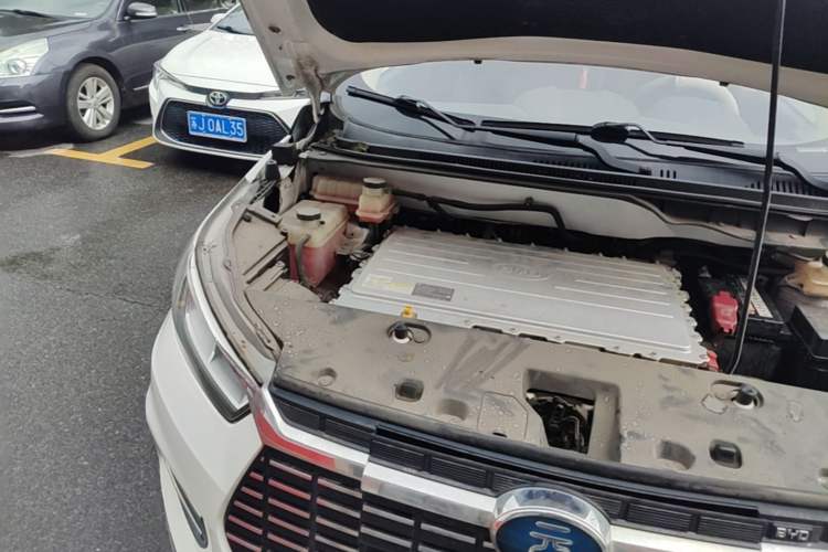 Used BYD Yuan New Energy 2018 EV360 Smart Connected Cool Model Engine Bay Right