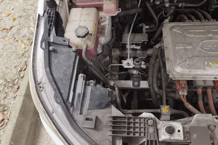 Used BYD Yuan New Energy 2018 EV360 Smart Connect Cool Edition Engine Bay Right