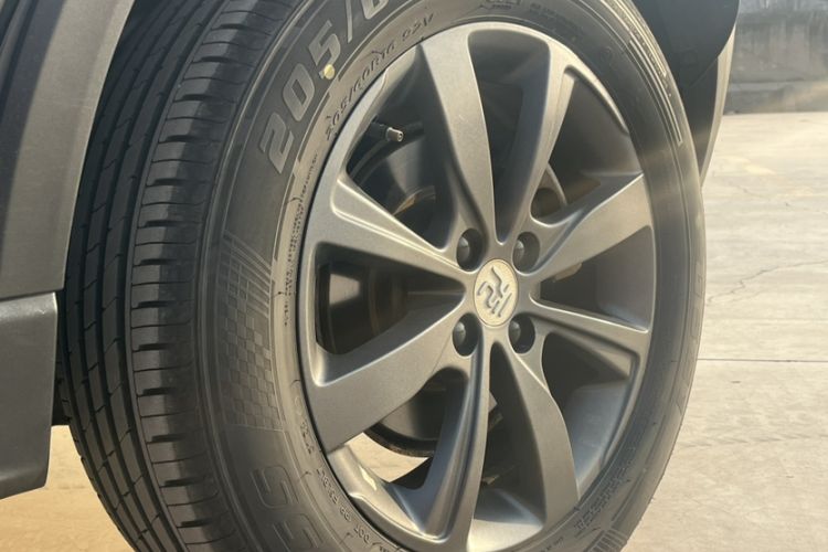 Used BYD Yuan New Energy 2018 EV360 Smart Connect Cool Edition Exterior 10