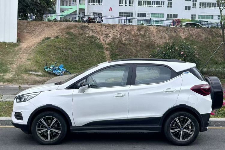 Used BYD Yuan New Energy 2018 EV360 Smart Connect Cool Edition Exterior 2