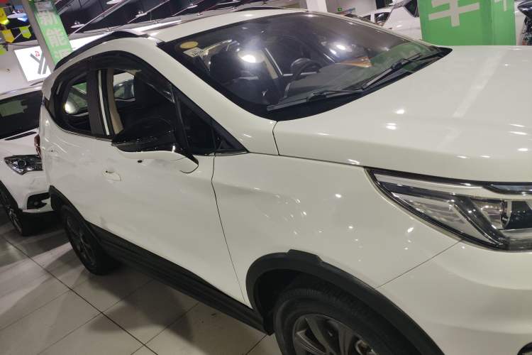 Used BYD Yuan New Energy 2018 EV360 Smart Connect Cool Edition Exterior 2
