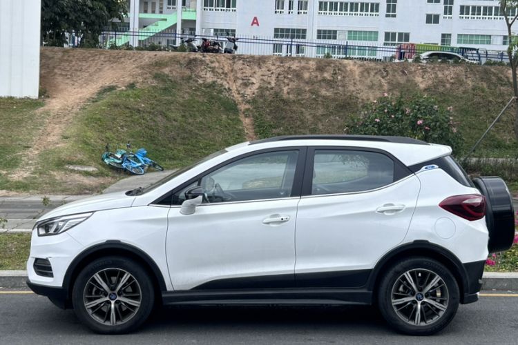 Used BYD Yuan New Energy 2018 EV360 Smart Connected Cool Model Exterior 2
