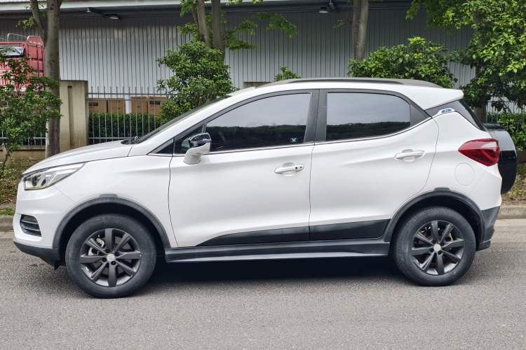 Used BYD Yuan New Energy 2018 EV360 Smart Connect Cool Edition Exterior 3