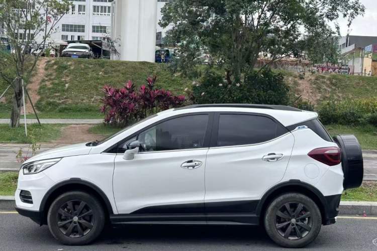 Used BYD Yuan New Energy 2018 EV360 Smart Connect Cool Edition Exterior 3