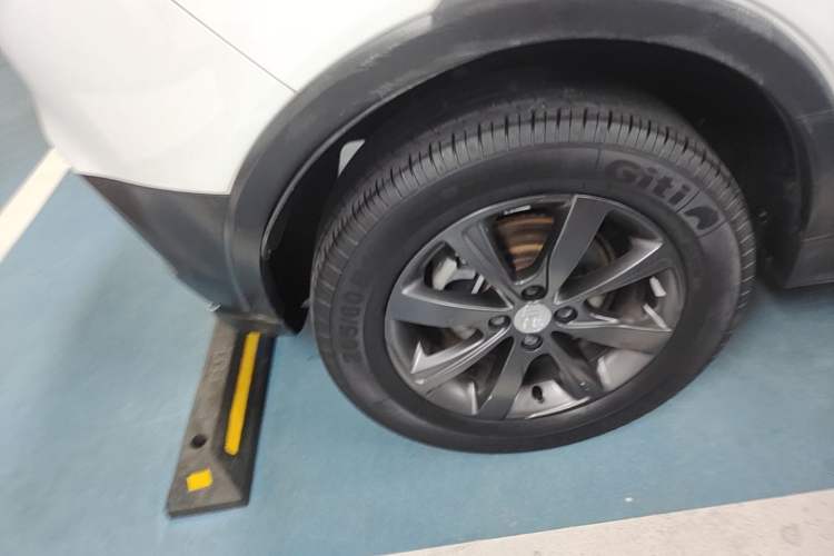 Used BYD Yuan New Energy 2018 EV360 Smart Connect Cool Edition Exterior 5