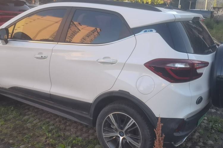 Used BYD Yuan New Energy 2018 EV360 Smart Connected Cool Model Exterior 5