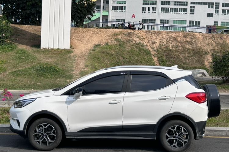 Used BYD Yuan New Energy 2018 EV360 Smart Connect Cool Edition Exterior 6