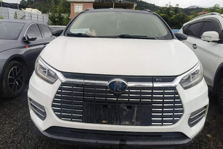 Used BYD Yuan New Energy 2018 EV360 Smart Connected Cool Model Front