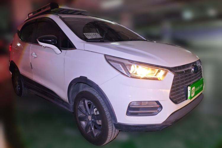 Used BYD Yuan New Energy 2018 EV360 Smart Connect Cool Edition Front Right 45 Deg
